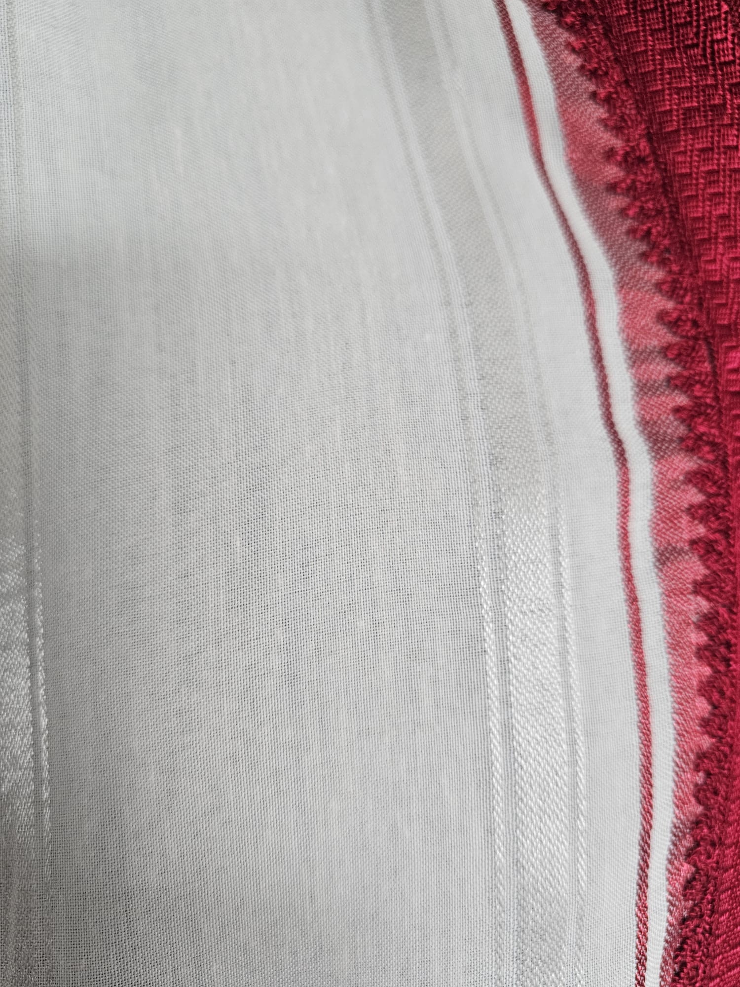 Moroccan Djellaba – Red & White Stripes